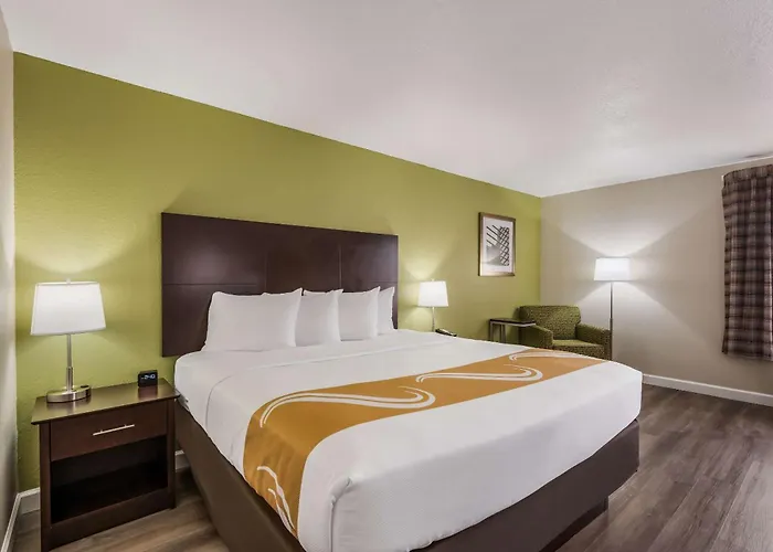 Quality & - Downtown 4* Quincy