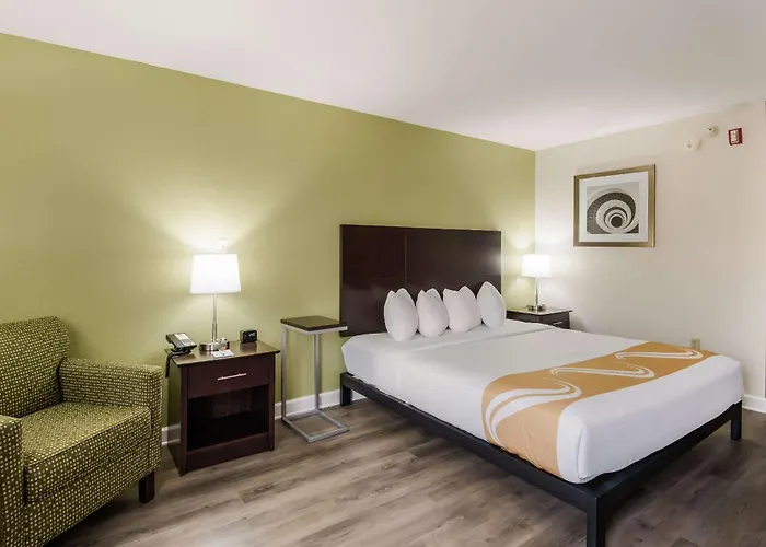 Quality & - Downtown 4* Quincy