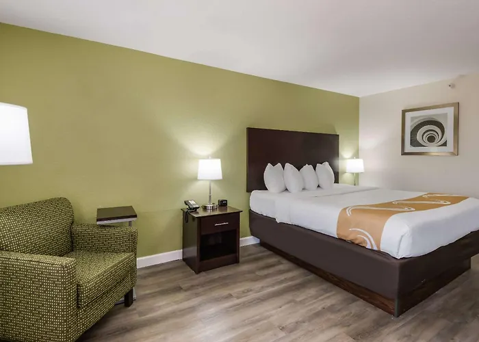 Quality & - Downtown Hotel 4*