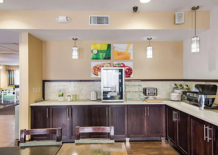 Quality & - Downtown Hotel