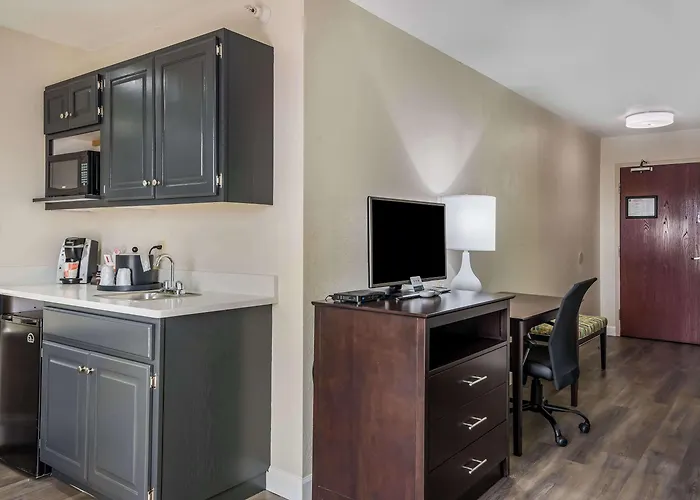 Hotel Quality & - Downtown Quincy