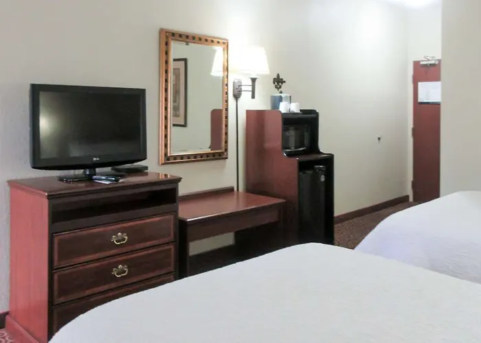 Hotel Quality & - Downtown Quincy